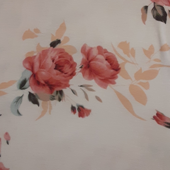 Floral Blouse - Picture 4 of 4